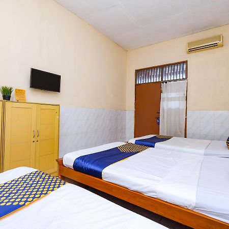 Spot On 2011 Hotel Mekar Sari Solo Zewnętrze zdjęcie
